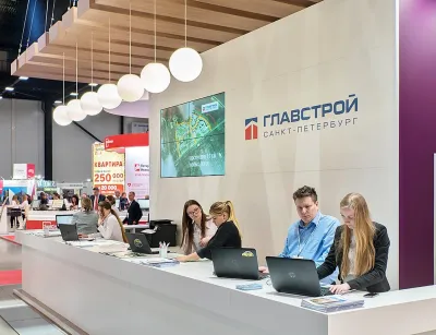 Выставочный стенд Главстрой на выставке Ярмарка Недвижимости. Весна, Санкт-Петербург, 2019 — фото 8