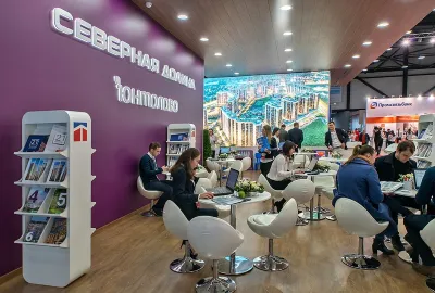 Выставочный стенд Главстрой на выставке Ярмарка Недвижимости. Весна, Санкт-Петербург, 2019 — фото 11