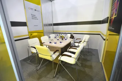 Выставочный стенд Биржа деловых контактов ERNST&YOUNG - 2 на выставке ПМЭФ-, Санкт-Петербург, 2019 — фото 3