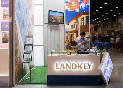Выставочный стенд Landkey на выставке Ярмарка Недвижимости. Осень, Санкт-Петербург, 2018 — фото 4
