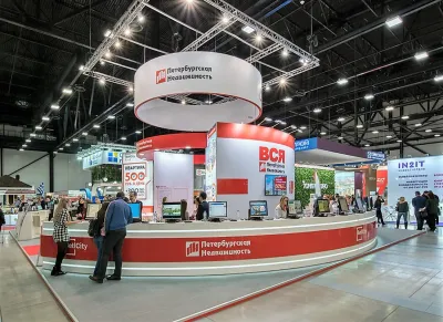 Выставочный стенд Петербургская Недвижимость на выставке Ярмарка Недвижимости. Осень, Санкт-Петербург, 2018 — фото 1