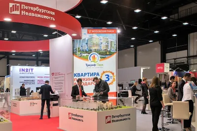 Выставочный стенд Петербургская Недвижимость на выставке Ярмарка Недвижимости. Осень, Санкт-Петербург, 2018 — фото 11