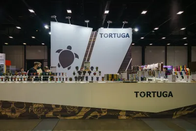 Выставочный стенд Tortuga и Mr.Brew на выставке Hookah Club Show 2022, Москва, 2022 — фото 7