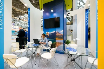 Выставочный стенд Слетать.ру на выставке Отдых Leisure 2022, Москва, 2022 — фото 9