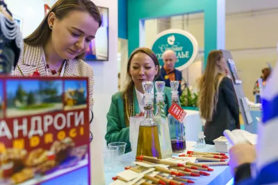 Выставочный стенд Ленинградская область на выставке Интурмаркет 2023, Москва, 2023 — фото 1