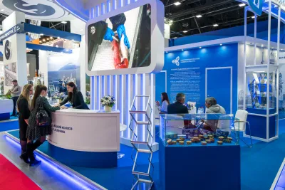 Выставочный стенд Рыболовецкий колхоз имени В.И. Ленина на выставке Seafood Expo Russia 2022, Санкт-Петербург, 2022 — фото 1